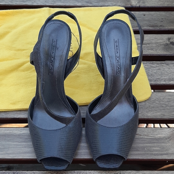 Circa Joan and David Leather Heels - Picture 2 of 7